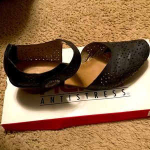 Summer navy shoes with strap